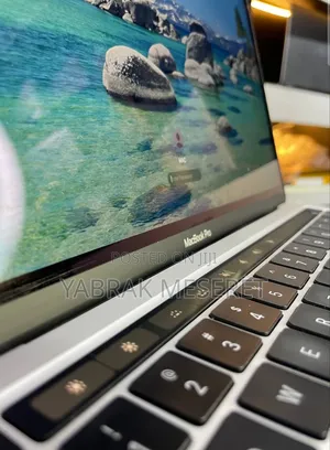 New Laptop Apple MacBook Pro 2020 M1 8GB Apple M1 Pro SSD 512GB