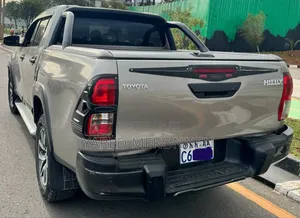Toyota Hilux 2019 Gray