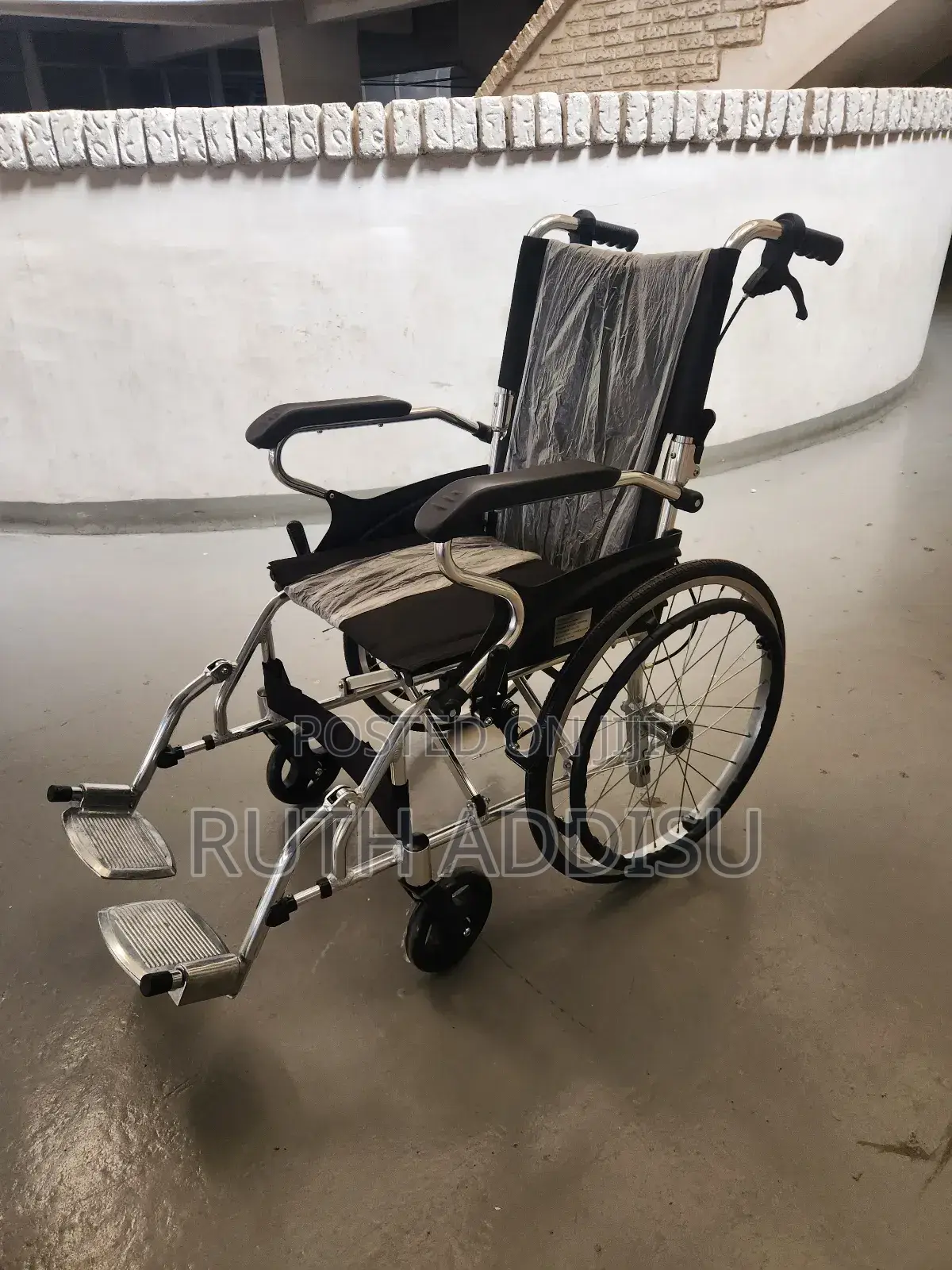Foldable Wheelchair較大medical Wheelchair顁你wheelchair皆為wheelchair New