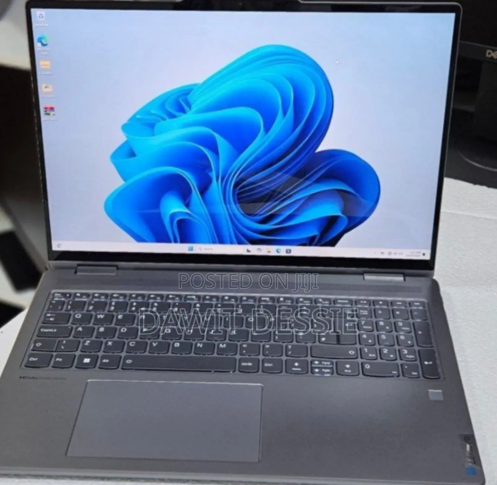 New Laptop Lenovo Yoga 7i 16GB Intel Core I7 SSD 512GB