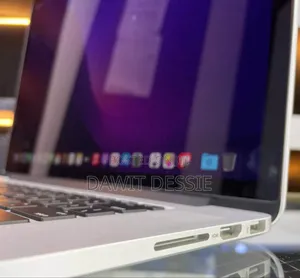 New Apple MacBook Air 2025 M4 15-Inch 16GB Intel Core I7 SSD 256GB