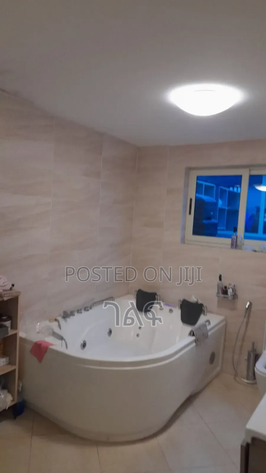 6bdrm Apartment in ታዋቂ ሪልስቴት ግቢ ውስጥ ሲሆን, Bole for sale