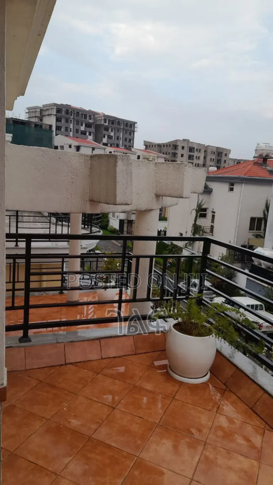 6bdrm Apartment in ታዋቂ ሪልስቴት ግቢ ውስጥ ሲሆን, Bole for sale