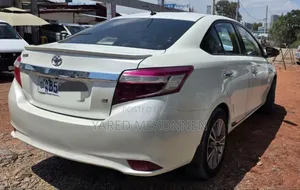 Toyota Yaris 2017 White