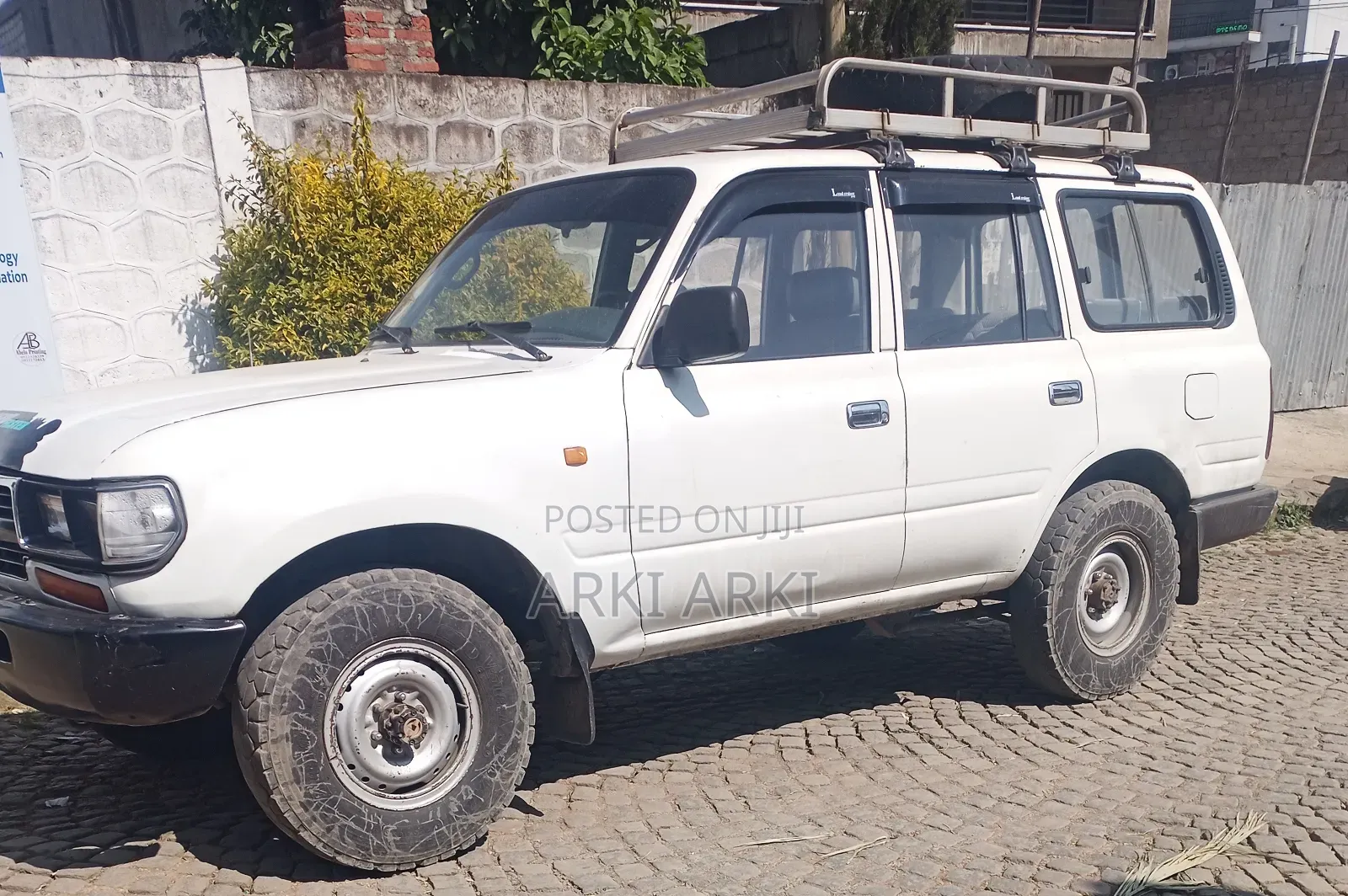 Toyota Land Cruiser 1995 White