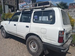Toyota Land Cruiser 1995 White