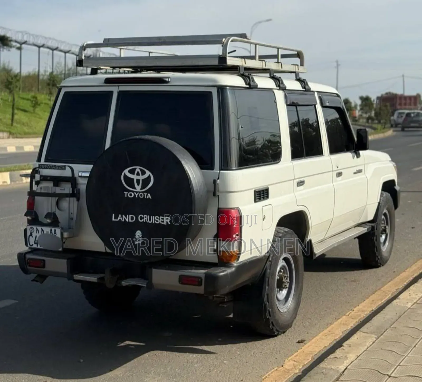 Toyota Land Cruiser 2010 White