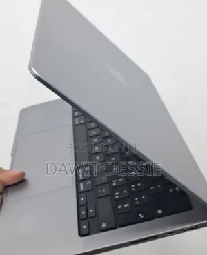 Photo - New Laptop Apple MacBook Pro 2021 M1 16GB Apple M1 Pro SSD 512GB