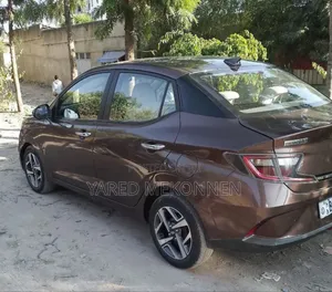 Photo - Hyundai I10 2021 Brown