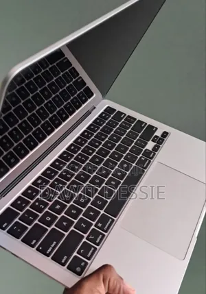 New Laptop Apple MacBook Air 2025 M4 13-Inch 16GB Apple M4 SSD 256GB