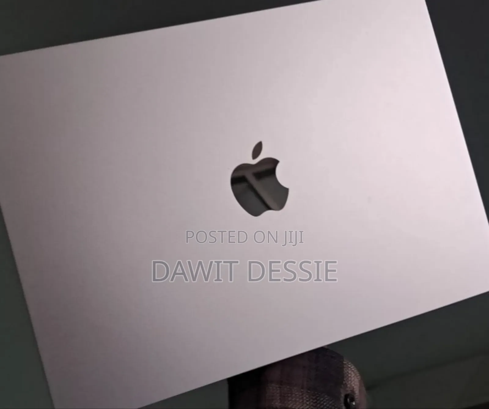 New Laptop Apple MacBook Air 2025 M4 13-Inch 16GB Apple M4 SSD 256GB