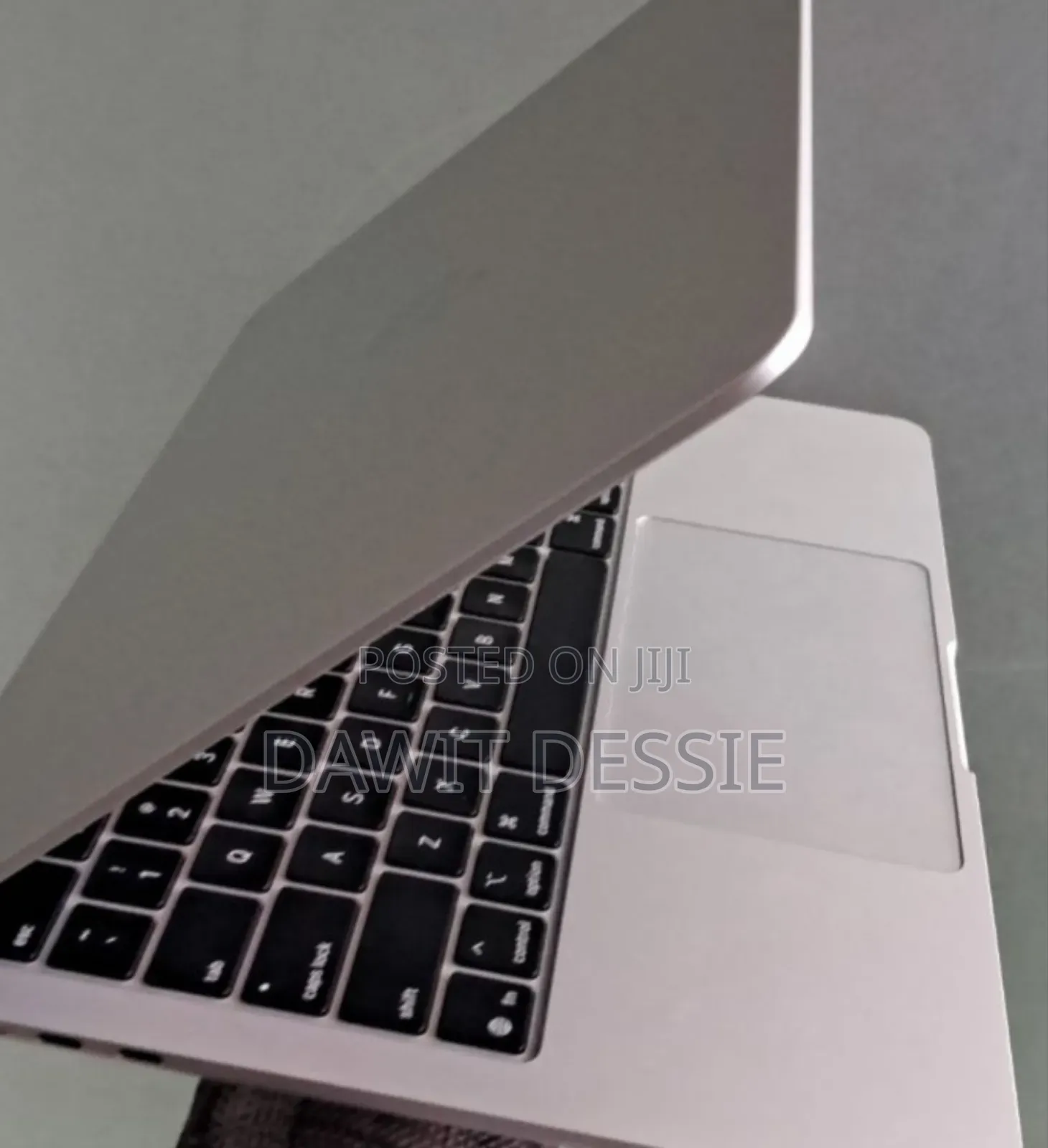 New Laptop Apple MacBook Air 2025 M4 13-Inch 16GB Apple M4 SSD 256GB