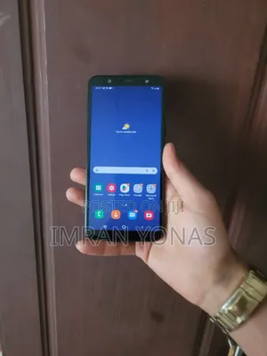 Photo - Samsung Galaxy J8 32 GB Black