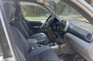 Toyota RAV4 Automatic 2003 Silver