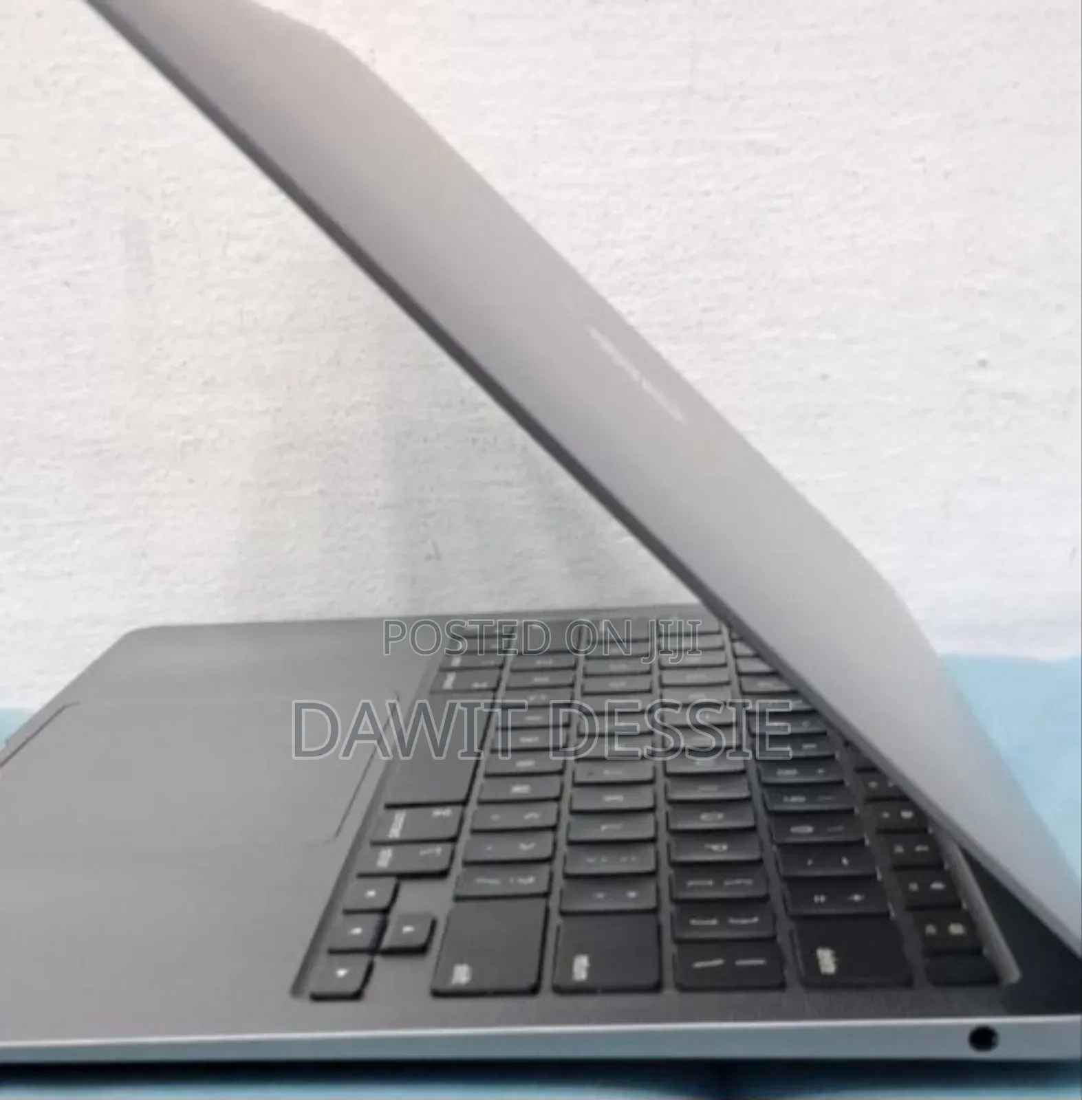 New Laptop Apple MacBook Air 2022 M2 8GB Apple M2 SSD 256GB