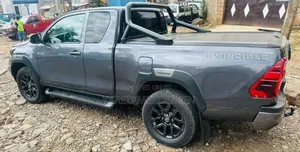Toyota Hilux 2022 Gray