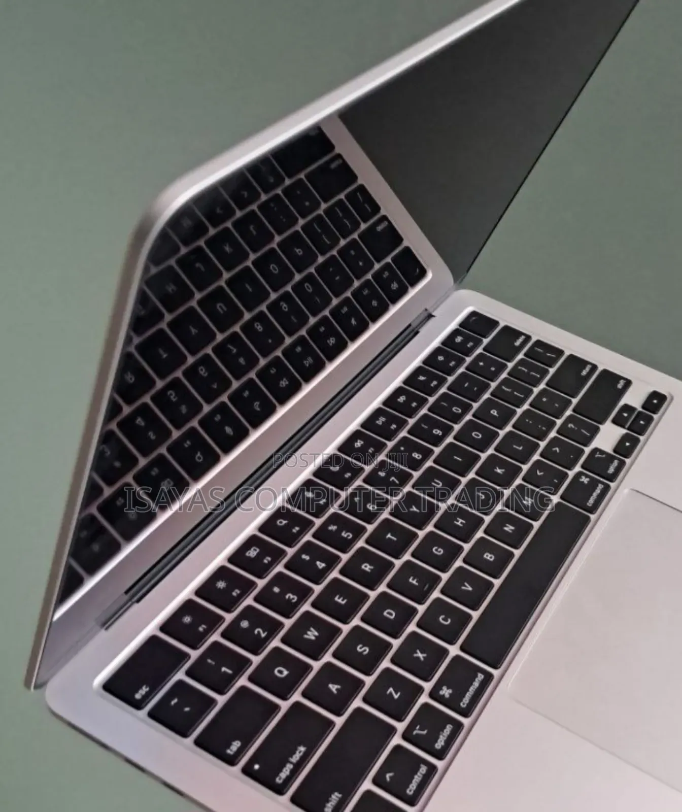 New Laptop Apple MacBook Air 2025 M4 13-Inch 16GB SSD 256GB