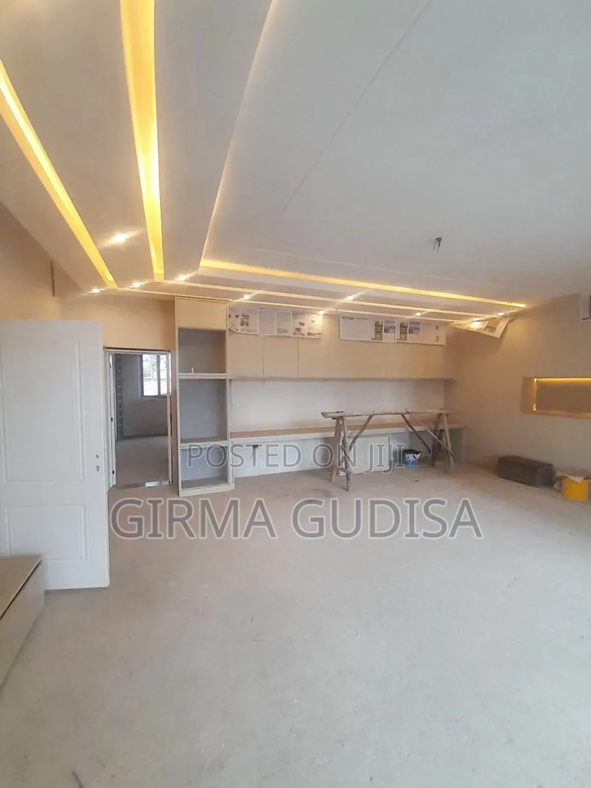 Furnished 10bdrm House in መገናኛ አካባቢ, Yeka for sale