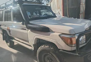 Toyota Land Cruiser 2018 White