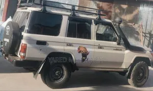 Toyota Land Cruiser 2018 White