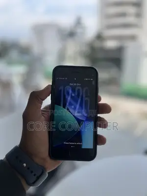 Apple iPhone SE (2020) 64 GB Black