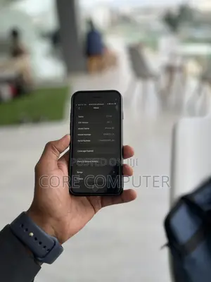 Photo - Apple iPhone SE (2020) 64 GB Black