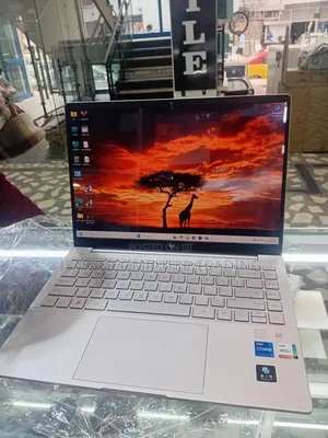New Laptop HP Pavilion 14 16GB Intel Core I7 SSD 1T