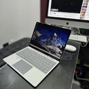 New Laptop Microsoft Surface 8GB Intel Core I5 SSD 128GB