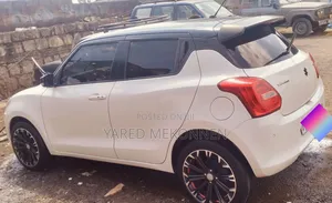 Suzuki Swift 2022 White