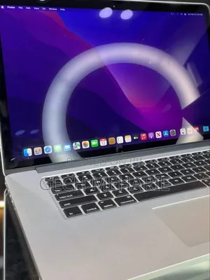 New Laptop Apple MacBook Pro 2015 16GB Intel Core I7 SSD 256GB