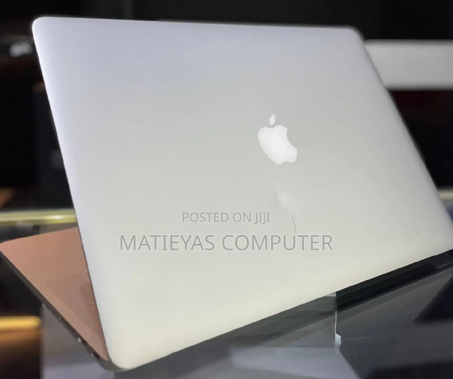 New Laptop Apple MacBook Pro 2015 16GB Intel Core I7 SSD 256GB