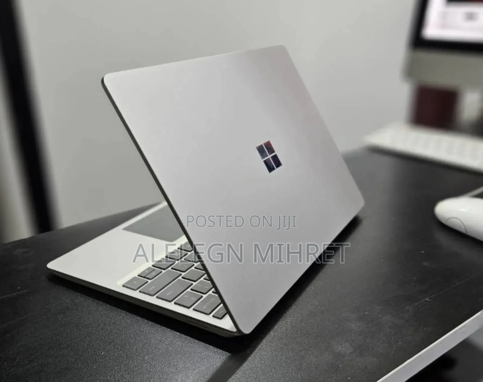 New Laptop Microsoft Surface 8GB Intel Core I5 SSD 128GB