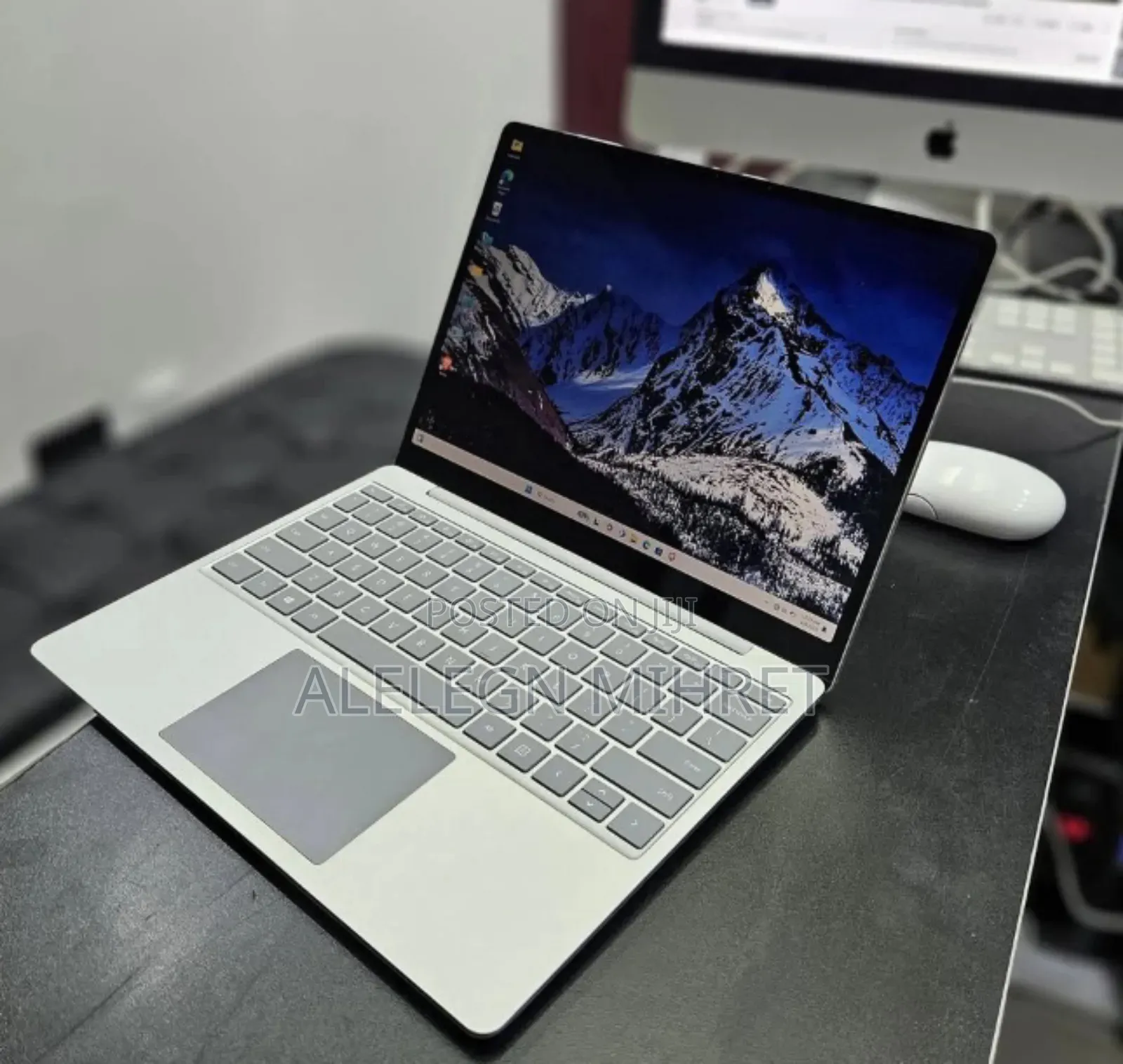 New Laptop Microsoft Surface 8GB Intel Core I5 SSD 128GB