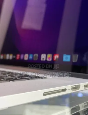 New Laptop Apple MacBook Pro 16GB Intel Core I7 SSD 256GB