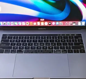 Photo - New Laptop Apple MacBook Pro 2019 32GB Intel Core I9 SSD 512GB