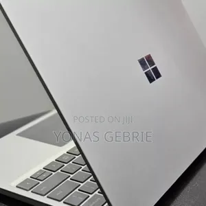 Photo - New Laptop Microsoft Surface 8GB Intel Core I5 SSD 128GB