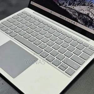 New Laptop Microsoft Surface 8GB Intel Core I5 SSD 128GB