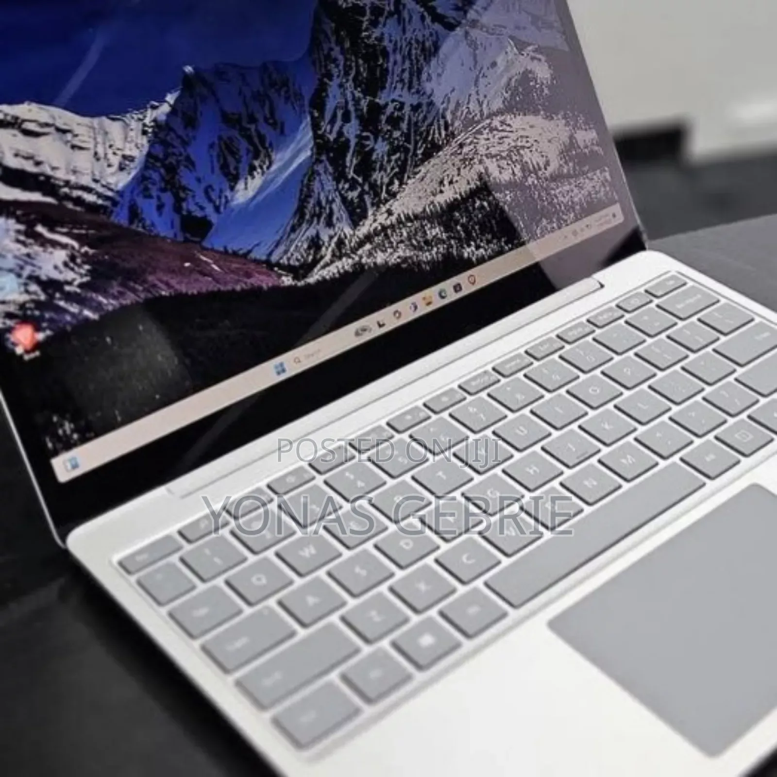 New Laptop Microsoft Surface 8GB Intel Core I5 SSD 128GB