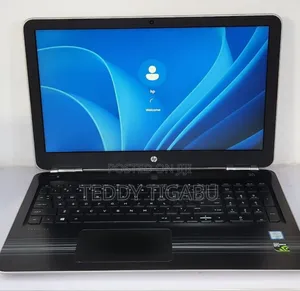 New Laptop HP Pavilion 15 8GB Intel Core I5 SSD 256GB