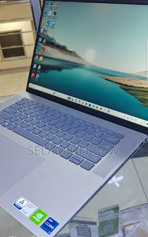 New Laptop Dell Inspiron 16 5620 16GB Intel Core I7 SSD 512GB