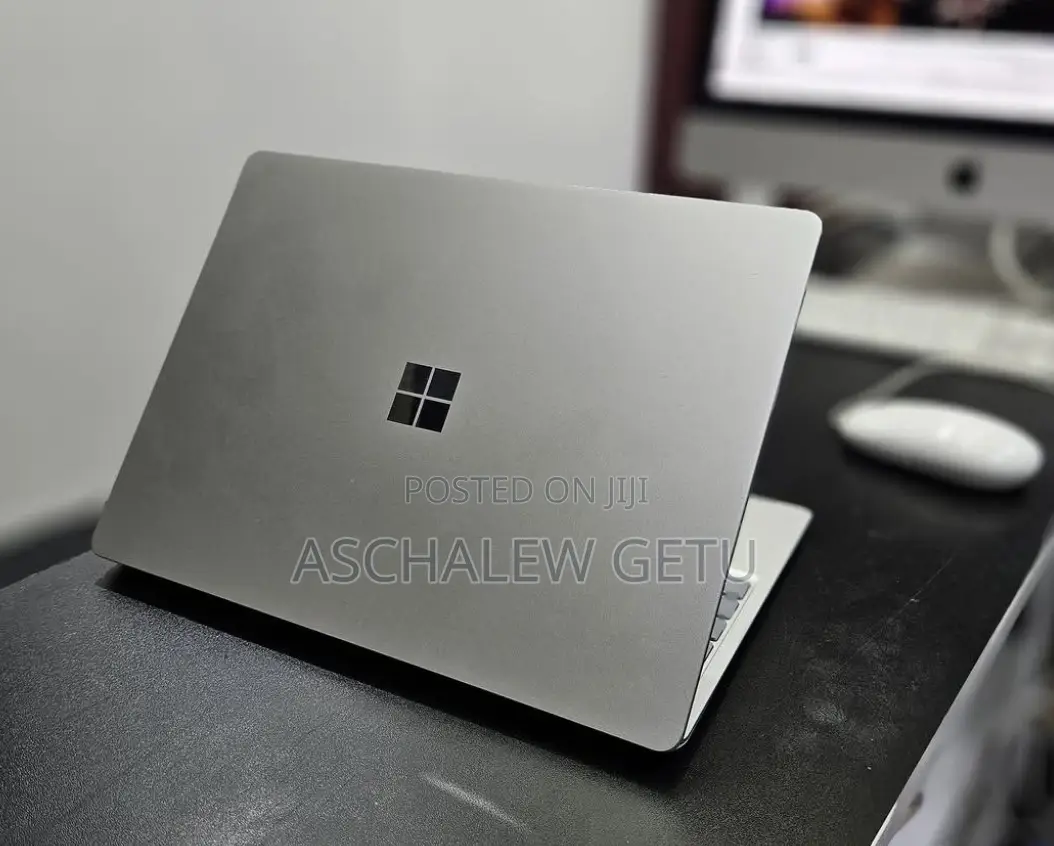 New Laptop Microsoft Surface 8GB Intel Core I5 SSD 128GB