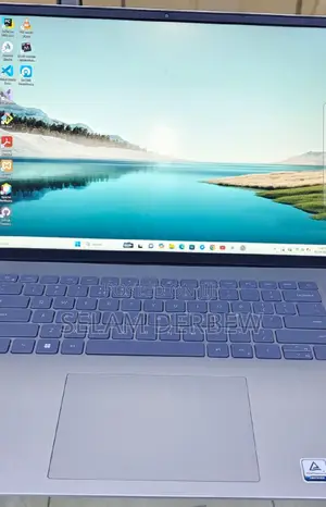 Photo - New Laptop Dell Inspiron 16 5620 16GB Intel Core I7 SSD 512GB