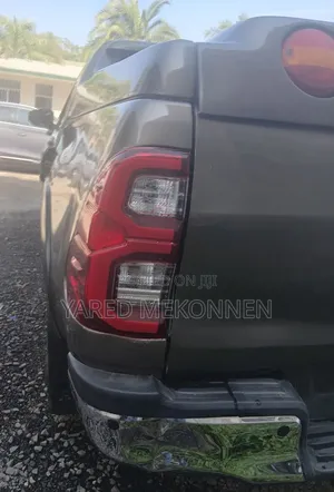 Toyota Hilux 2021 Gold