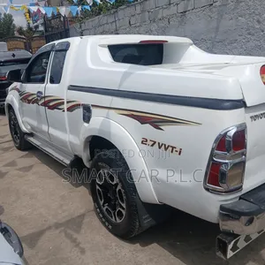 Toyota Hilux 2013 White