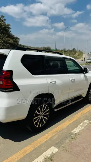 Toyota Land Cruiser 2020 White