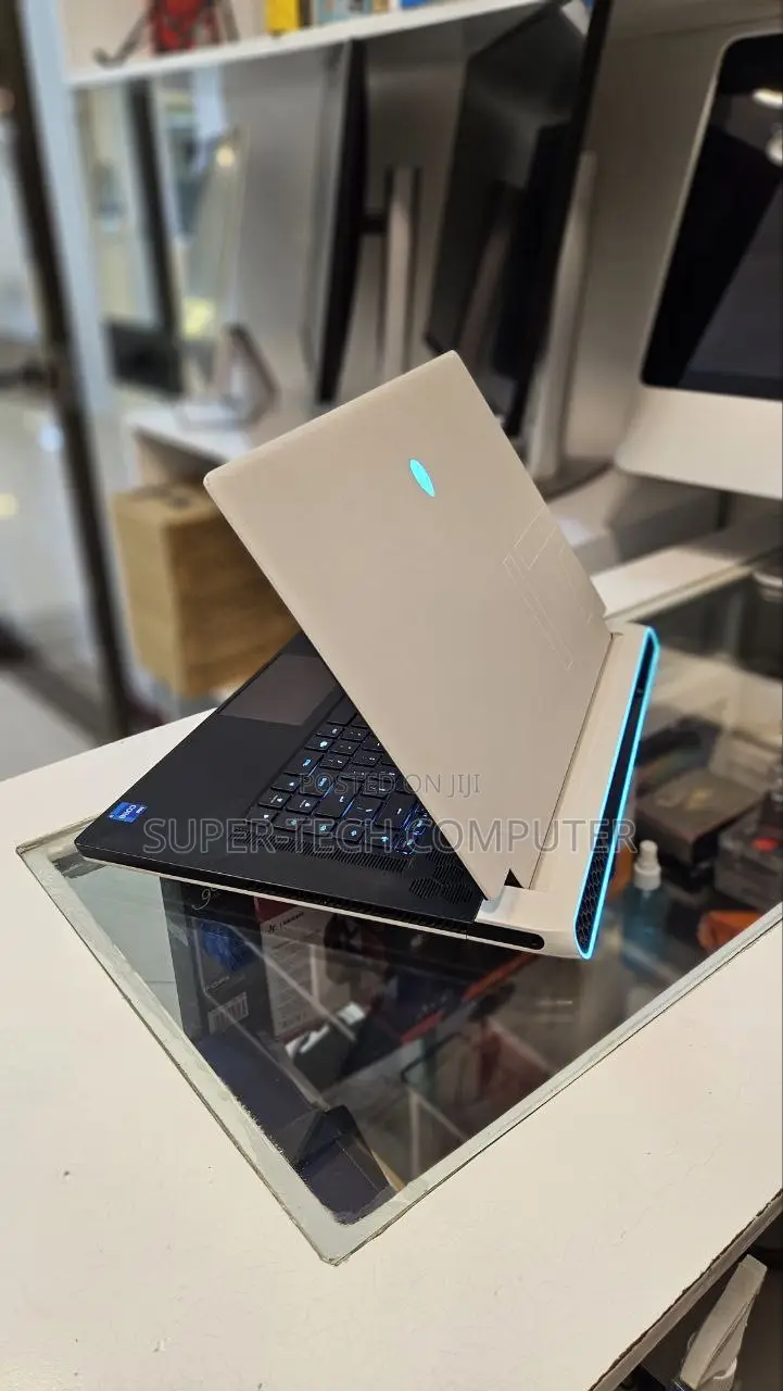 New Laptop Alienware M17x R2 32GB Intel Core I7 SSD 512GB