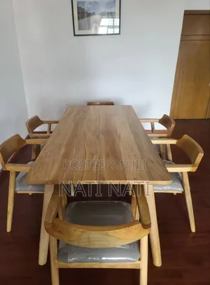 Dining Table የሳሎን ጠረጴዛ