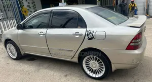 Photo - Toyota Corolla 2003 Gold