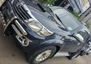 Toyota Hilux 2014 Gray