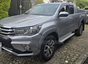 Toyota Hilux 2019 Silver